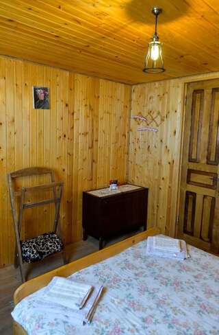 Гостевой дом Agro Guesthouse Korena Кутаиси Семейный номер с общей ванной комнатой и балконом-7